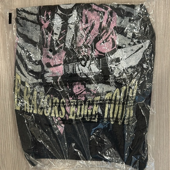 Recycled Karma AC/DC The Razors Edge Tour Black Cold Shoulder Tee small - Picture 5 of 5